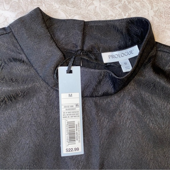 *NEW* Black Silk Top 🖤 - Picture 4 of 4